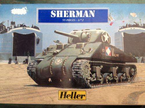 Heller - Sherman Tank 1:72 Scale - Plastic Model Kit
