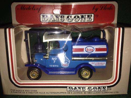 LLedo Days Gone  Model "T" Esso Oil Tanker with figures
