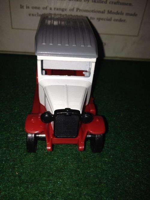 Lledo Promotional - Dennis the Menace & Gnasher From " The Beano Comic" White Truck