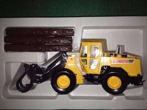 Britains - Logmaster Timber Grapple  - 1:32 Scale Made in England