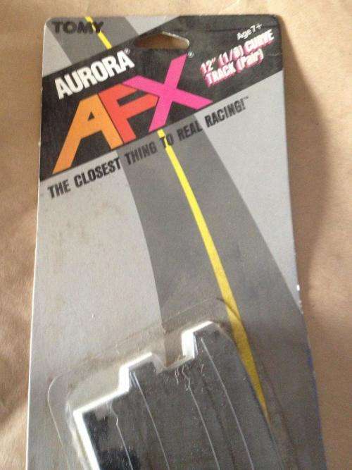 Aurora AFX 12" Curve 2 in a blister pack Ref 8662 (NOS) - HO Scale