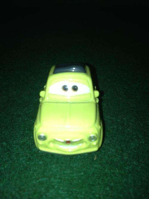 Cars Mini - Luigi - Disney Pixar (Die Cast & Plastic) Mattel
