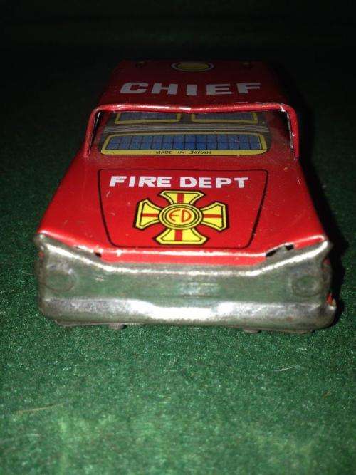 Vintae Tin Plate Fire Chief Friction Car +-12cm long