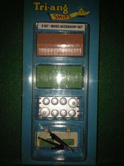 Tri-ang Ships S837 Mixed Accessory Set 4 piece blister pack 1:1200 Scale