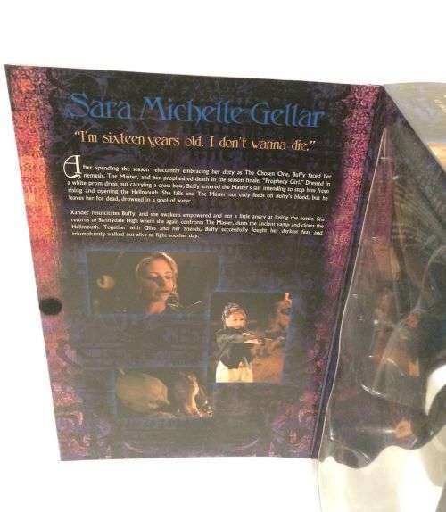 Sideshow Collectibles - S.M.G as Buffy - Buffy The Vampire Slayer  12 inch 1/6 scale action figure