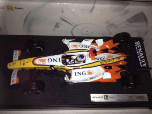 Hotwheels - Renault F1 Team R27 Giancarlo Fisichella 1:18 Scale