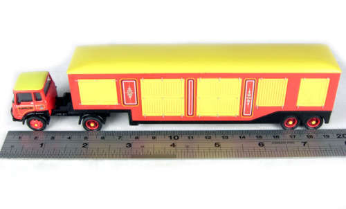 Hornby R7045 "Bartellos' Big Top Circus" Long Camel Truck - 1:76 00 Scale
