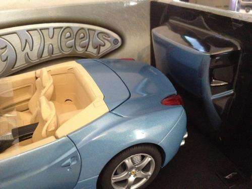 Hotwheels - Ferrari California 1:18 Scale