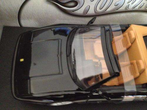 Hotwheels - Ferrari F355 Spider 1:18 Scale