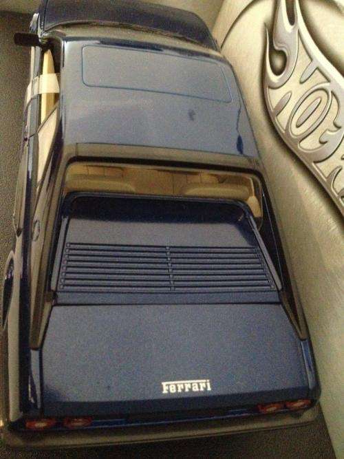 Hotwheels - Ferrari Mondial 8 1:18 Scale