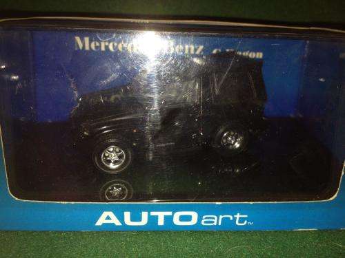 Auto art - Mitsubishi Pajero in a Mercedes Benz G-Wagon SWB 80`s-90`s box (NOS)