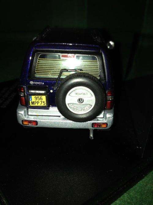 Vitesse - Toyota Land Cruiser Short Dark Blue & Silver 1998 - 1:43 Scale