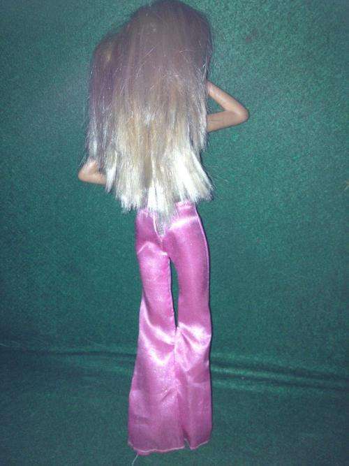 Barbie Mattel Doll 2005 - Has a Socket in her back