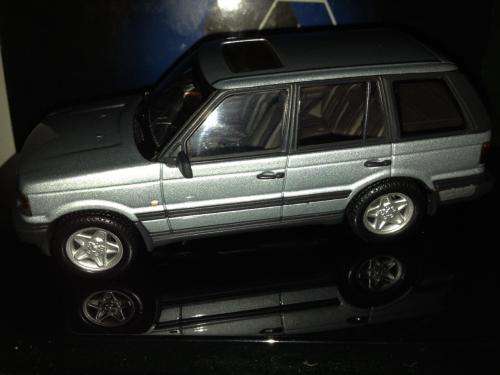 Auto art - Range Rover 4.6 HSE Silver 1:43 Scale