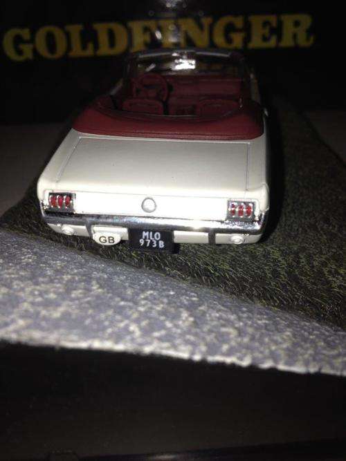 Ford Mustang Convertible - Goldfinger - James Bond Car Collection no35 1:43 Scale Die Cast