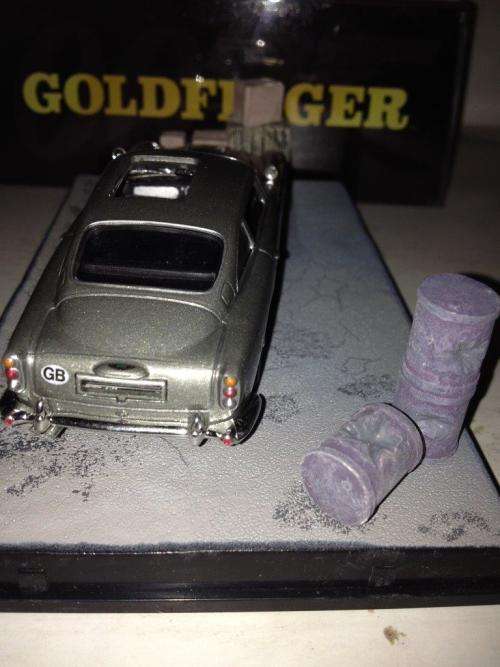 Aston Martin DB5 - Goldfinger - James Bond Car Collection no25 1:43 Scale Die Cast