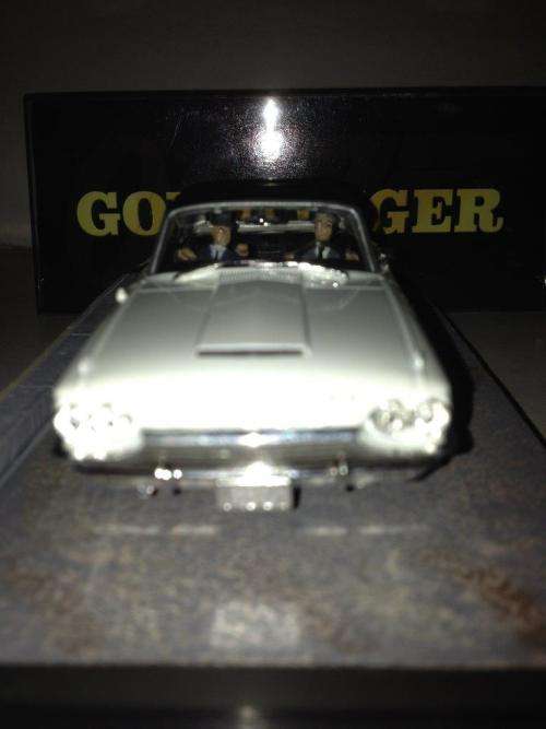 Ford Thunderbird - Goldfinger - James Bond Car Collection no42 1:43 Scale Die Cast