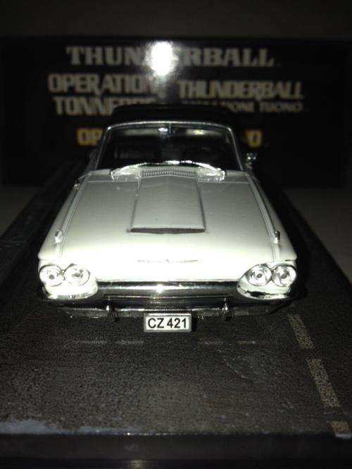 Ford Thunderbird - Thunderball - James Bond Car Collection no111 1:43 Scale Die Cast