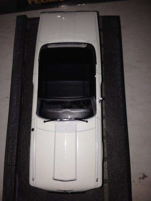 Ford Thunderbird - Thunderball - James Bond Car Collection no111 1:43 Scale Die Cast