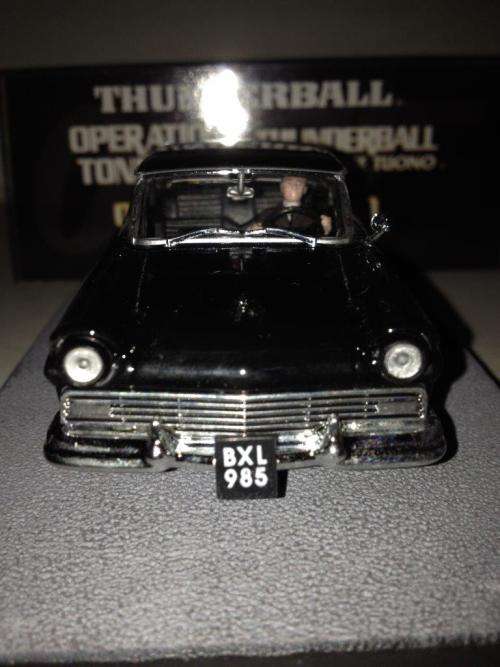 Ford Fairlane - Thunderball - James Bond Car Collection no57 1:43 Scale Die Cast