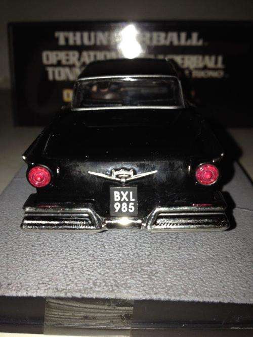 Ford Fairlane - Thunderball - James Bond Car Collection no57 1:43 Scale Die Cast