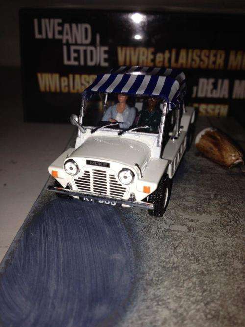 Mini Moke - Live and Let Die - James Bond Car Collection no24 1:43 Scale Die Cast