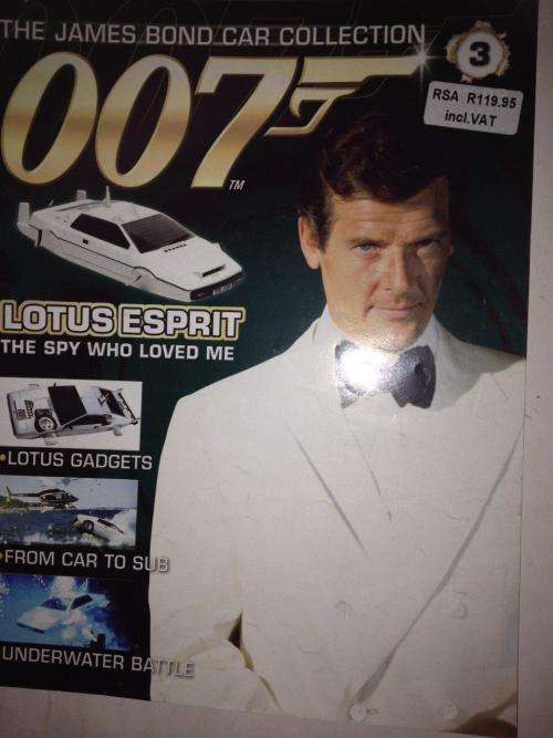Lotus Esprit - The Spy Who Loved Me - James Bond Car Collection no3 1:43 Scale Die Cast