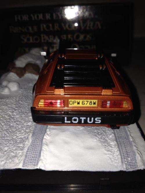 Lotus Espirit Turbo - For Your Eyes Only - James Bond Car Collection no8 1:43 Scale Die Cast