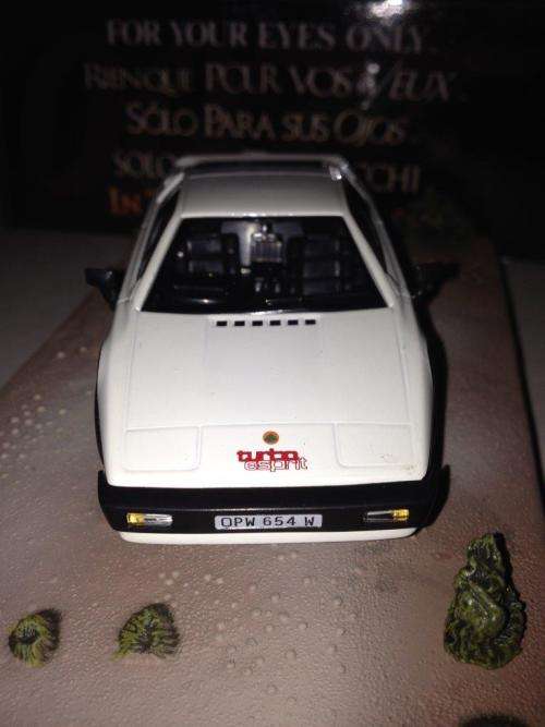 Lotus Espirit Turbo - For Your Eyes Only - James Bond Car Collection no68 1:43 Scale Die Cast