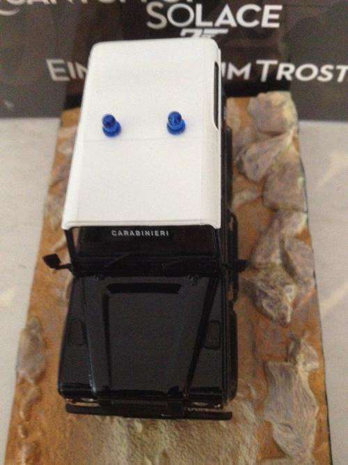 Land Rover Defender - Quantum Of Solace - James Bond Car Collection no65 1:43 Scale Die Cast