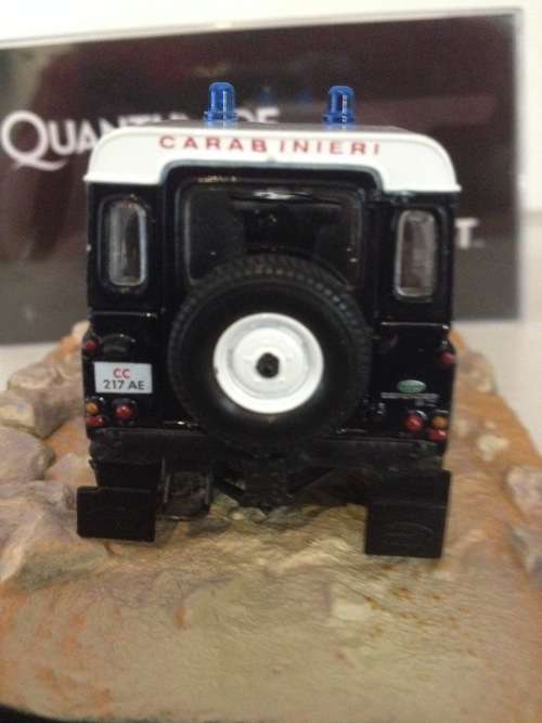 Land Rover Defender - Quantum Of Solace - James Bond Car Collection no65 1:43 Scale Die Cast