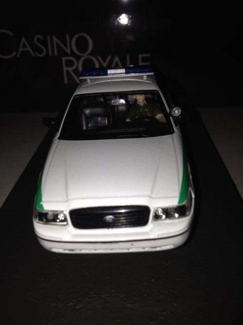 Ford Crown Victoria - Casino Royale - James Bond Car Collection no100 1:43 Scale Die Cast