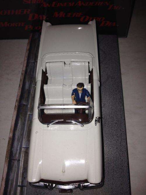 Ford Fairlane - Die Another Day - James Bond Car Collection no47 1:43 Scale Die Cast