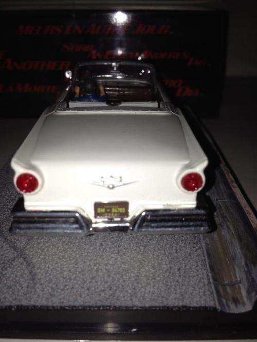 Ford Fairlane - Die Another Day - James Bond Car Collection no47 1:43 Scale Die Cast