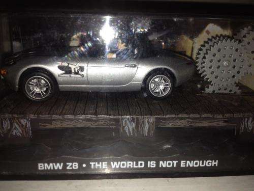 BMW Z8 - The World Is Not Enough - James Bond Car Collection no4 1:43 Scale Die Cast