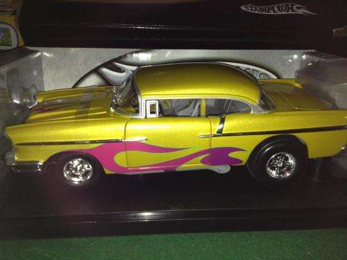 Hotwheels - 1957 Chevy 1:18 Scale