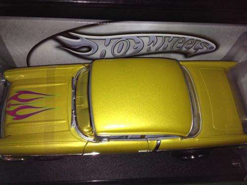 Hotwheels - 1957 Chevy 1:18 Scale