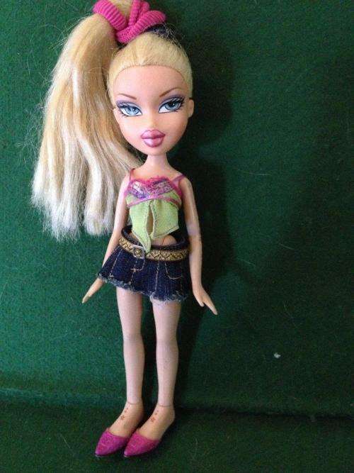 M.G.A Bratz Doll 2001