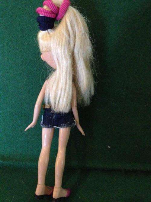 M.G.A Bratz Doll 2001