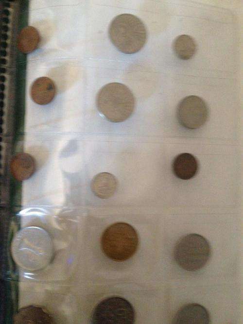 2 Coin Albums + 200 coins - see pics