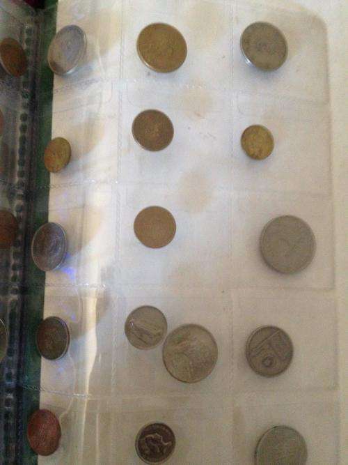 2 Coin Albums + 200 coins - see pics