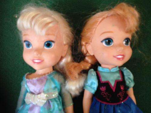 Frozen Toddler Dolls Anna & Elsa - Made by Disney +- 30cm Tall