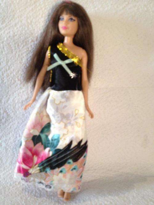 Barbie Mattel Doll 2006 Slightly Smaller than normal barbie