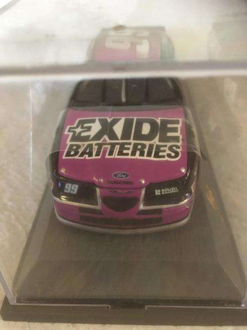 Revell - 1997 Exide Ford Thunderbird Nascar - Jeff Burton (Ltd Edition 7512 Pieces made) 1:43 Scale