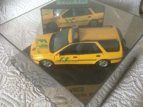 Vitesse - F1 Medical Car renault Laguna Break V053E  - 1:43 Scale