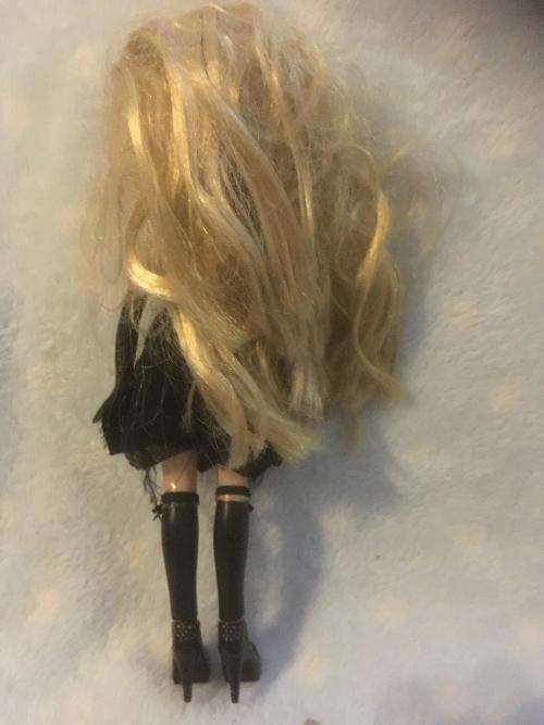 M.G.A Bratz Doll 2001
