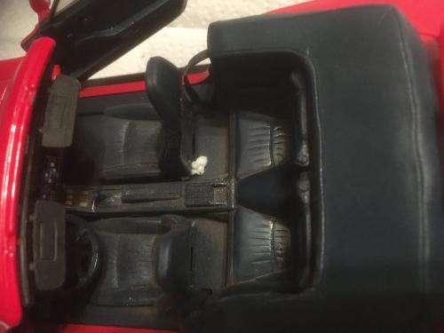 Maisto - Porsche 911 Carrera Cabriolet (1994) 1:24 scale on a plinth