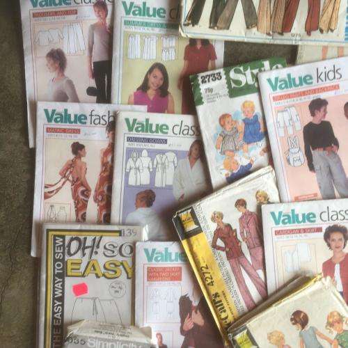Job Lot of Sewing Patterns x 40 see pics and description