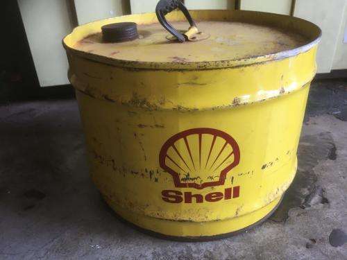 Old Shell 10 liter Oil / Petrol Can