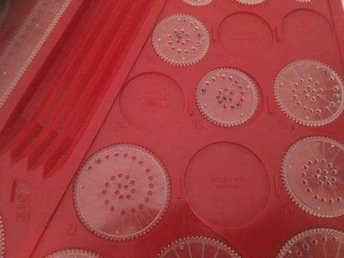 Old Vintage Spirograph  circa 1970's (incomplete)